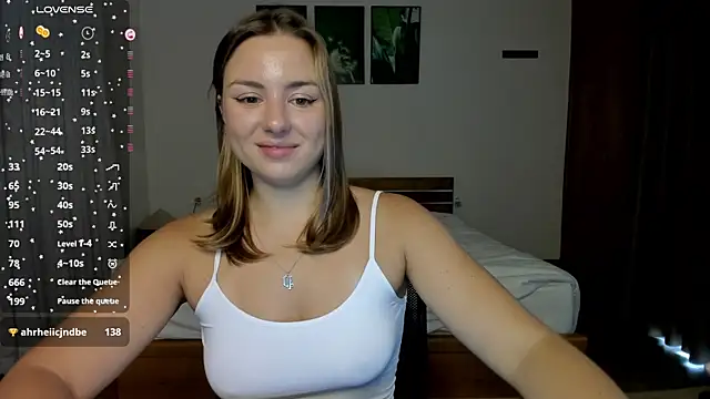 ThreeshaWhite online show from April 9, 1:40 am