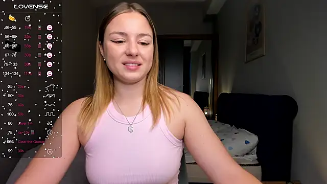 Snapshot of ThreeshaWhite chatting on March 23, 4:49 am ThreeshaWhite online show from March 23, 4:49 am