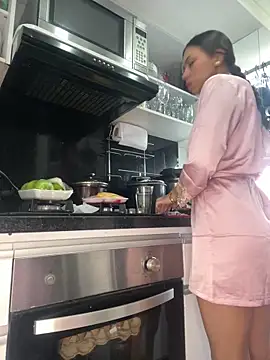 Maiaa evans online show from March 7, 3:28 pm