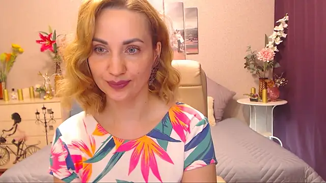 Snapshot of CatcherineAttraction chatting on January 12, 3:03 pm CatcherineAttraction online show from January 12, 3:03 pm