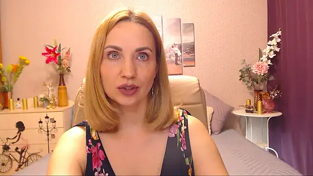 Snapshot of CatcherineAttraction chatting on January 22, 12:38 pm CatcherineAttraction online show from January 22, 12:38 pm