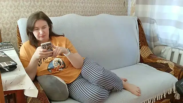 Snapshot of franceska_blue chatting on December 16, 10:08 am franceska blue online show from December 16, 10:08 am