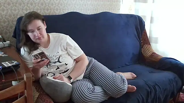 Snapshot of franceska_blue chatting on November 10, 10:20 am franceska blue online show from November 10, 10:20 am