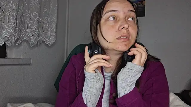 Snapshot of Cyndee_Winter chatting on April 22, 7:42 pm Cyndee Winter online show from April 22, 7:42 pm