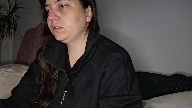 Snapshot of Cyndee_Winter chatting on October 16, 6:05 pm Cyndee Winter online show from October 16, 6:05 pm
