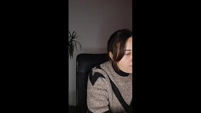Snapshot of Cyndee_Winter chatting on December 19, 4:20 pm Cyndee Winter online show from December 19, 4:20 pm