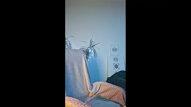Snapshot of Cyndee_Winter chatting on January 5, 8:56 pm Cyndee Winter online show from January 5, 8:56 pm