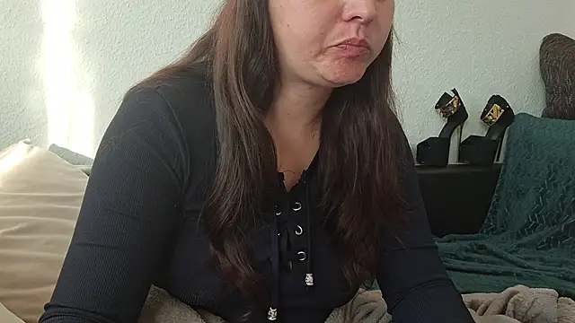 Snapshot of Cyndee_Winter chatting on September 20, 4:01 pm Cyndee Winter online show from September 20, 4:01 pm