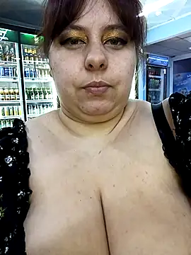 Snapshot of diamond190896 chatting on February 18, 9:42 pm diamond190896 online show from February 18, 9:42 pm