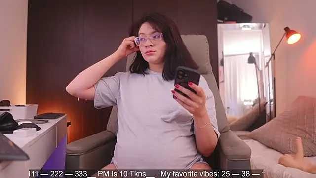 Anah s online show from April 10, 10:39 pm