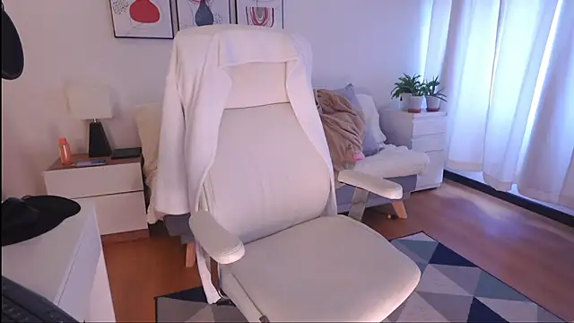 Anah s online show from March 5, 4:24 pm