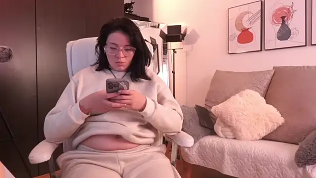 Anah s online show from December 19, 2:26 am