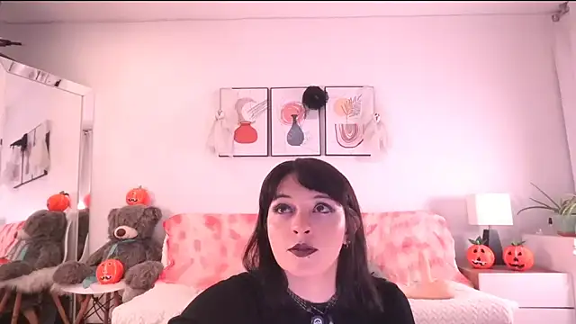 Anah s online show from October 31, 7:54 pm