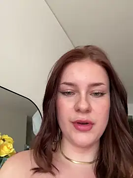 Snapshot of MaribelRiver chatting on June 6, 2:33 pm MaribelRiver online show from June 6, 2:33 pm