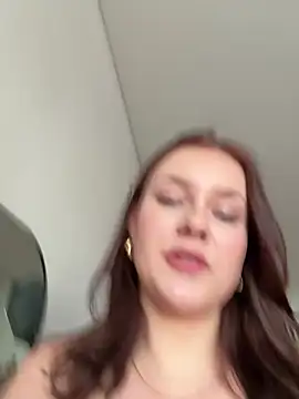 MaribelRiver online show from May 9, 4:32 pm