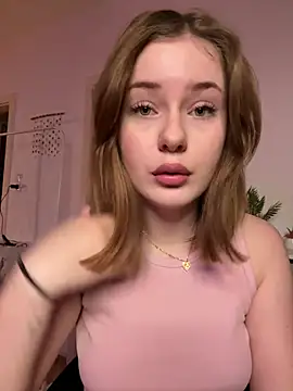 Snapshot of MaribelRiver chatting on February 19, 9:14 pm MaribelRiver online show from February 19, 9:14 pm