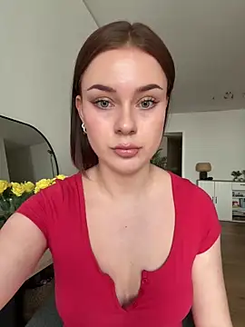 Snapshot of MaribelRiver chatting on June 15, 1:44 pm MaribelRiver online show from June 15, 1:44 pm