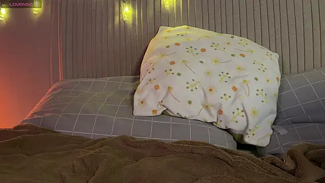 Anisawithlove online show from January 8, 11:05 am