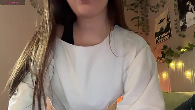 Snapshot of Anisawithlove chatting on February 15, 7:31 am Anisawithlove online show from February 15, 7:31 am