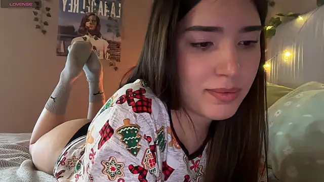 Snapshot of Anisawithlove chatting on February 13, 6:57 am Anisawithlove online show from February 13, 6:57 am