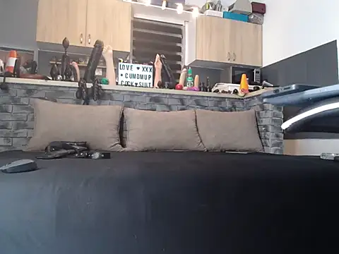 Snapshot of HungarianVersdad chatting on September 19, 11:20 pm HungarianVersdad online show from September 19, 11:20 pm