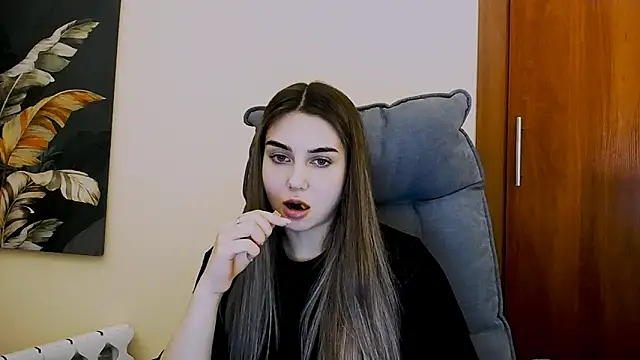 Lili magic online show from March 7, 4:00 pm