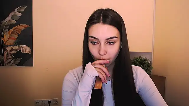 Lili magic online show from September 13, 1:00 pm