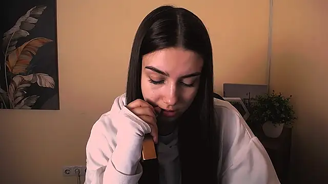 Lili magic online show from October 17, 7:00 am