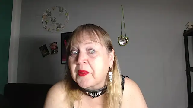 Blasflittchen online show from November 8, 9:51 pm