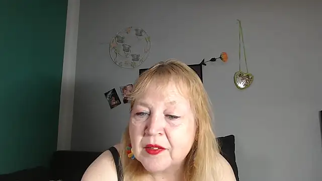 Blasflittchen online show from April 13, 1:48 pm