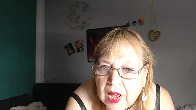 Blasflittchen online show from July 19, 2:58 pm