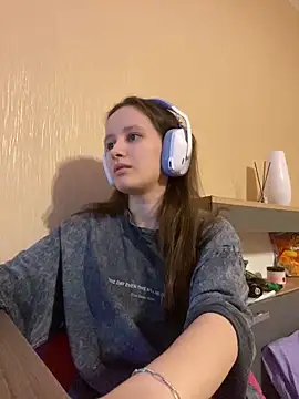 babywaifu online show from February 9, 4:40 pm