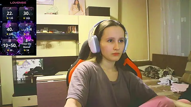 babywaifu online show from September 27, 6:14 pm