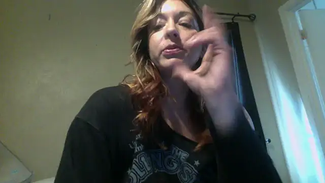 Snapshot of bella8769 chatting on February 24, 4:08 pm bella8769 online show from February 24, 4:08 pm