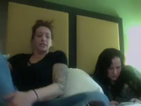 Snapshot of bella8769 chatting on February 22, 8:40 am bella8769 online show from February 22, 8:40 am