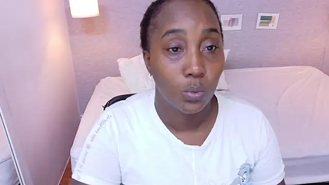 Snapshot of kiara_evanss chatting on January 17, 7:50 pm kiara evanss online show from January 17, 7:50 pm