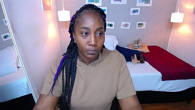 Snapshot of kiara_evanss chatting on March 3, 8:32 pm kiara evanss online show from March 3, 8:32 pm