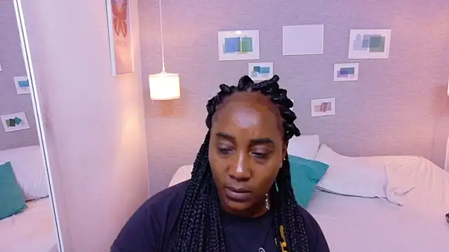 Snapshot of kiara_evanss chatting on October 15, 11:35 pm kiara evanss online show from October 15, 11:35 pm