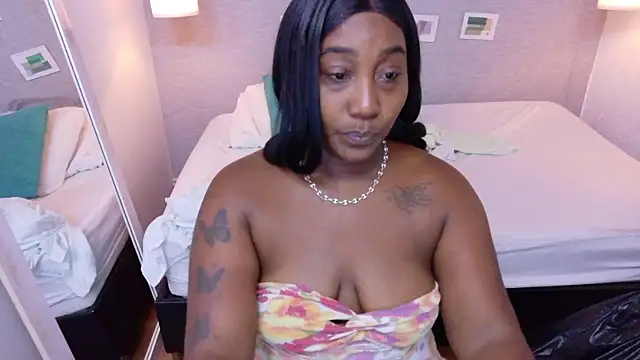 Snapshot of kiara_evanss chatting on February 5, 3:08 pm kiara evanss online show from February 5, 3:08 pm