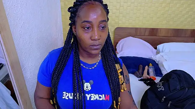 Snapshot of kiara_evanss chatting on October 6, 11:38 pm kiara evanss online show from October 6, 11:38 pm
