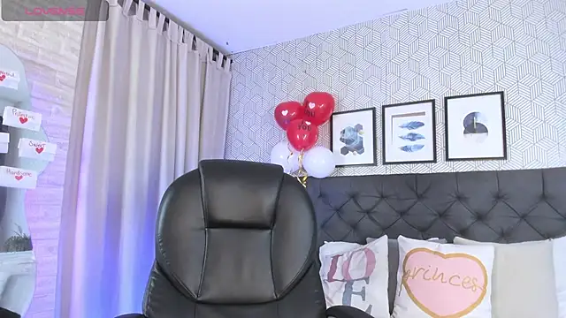 emma  smith1 online show from February 15, 12:22 pm