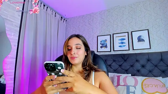 emma  smith1 online show from February 8, 2:49 pm