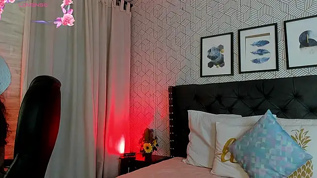 emma  smith1 online show from March 7, 12:34 pm