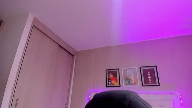 emma  smith1 online show from February 21, 12:40 pm