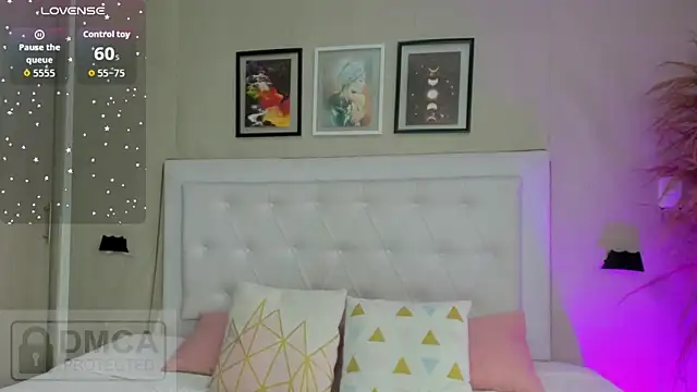 emma  smith1 online show from April 8, 12:28 pm