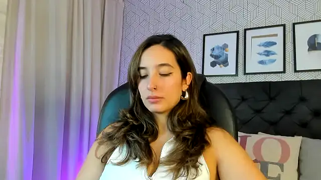 emma  smith1 online show from February 13, 12:21 pm