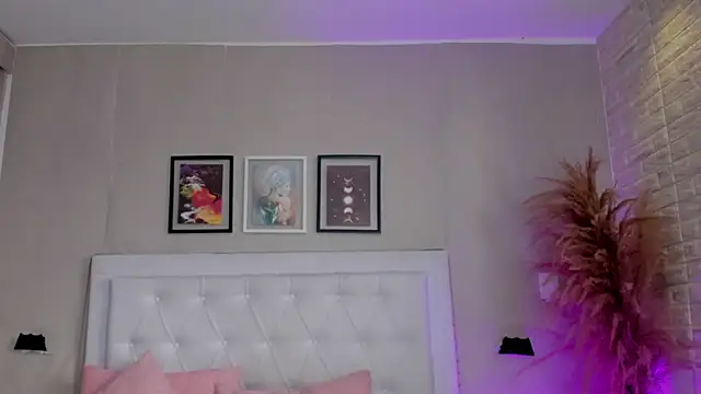 emma  smith1 online show from March 13, 12:54 pm