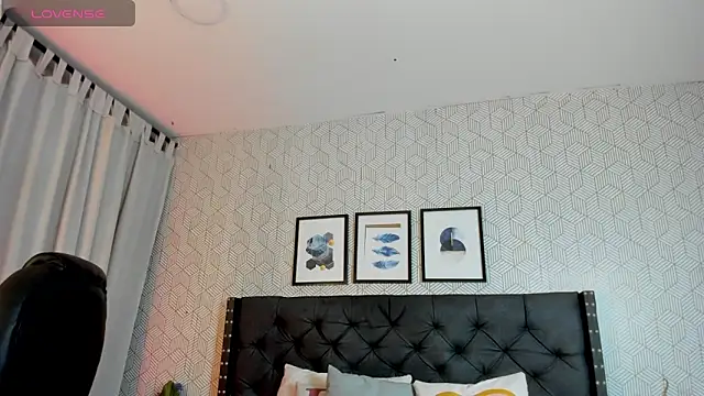 emma  smith1 online show from February 20, 12:36 pm