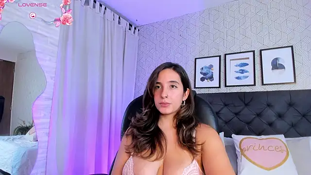 emma  smith1 online show from February 11, 3:40 pm