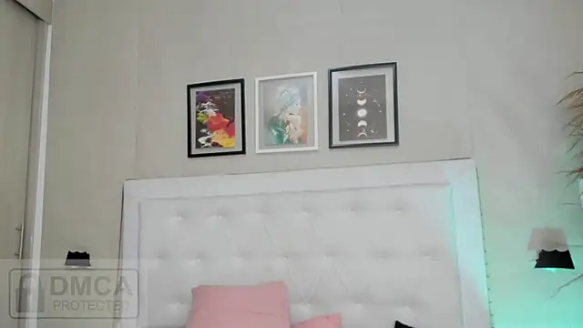 emma  smith1 online show from March 28, 10:16 am